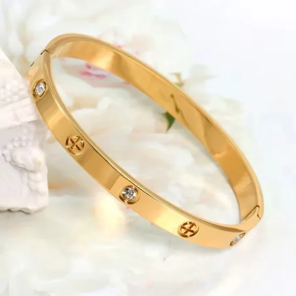 Stainless steel Gold Bracelet
Wedding jewelry - Picture 1 of 14